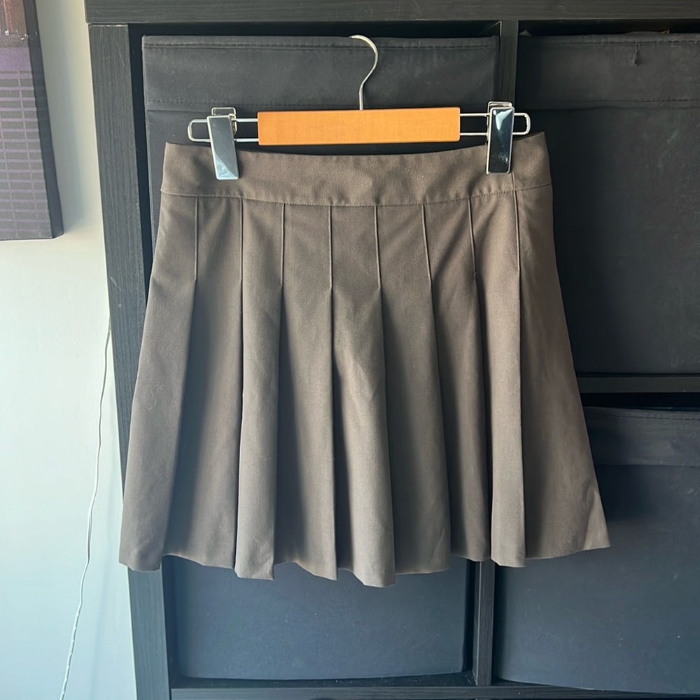 Oak + Fort Olive Green Pleated Skirt